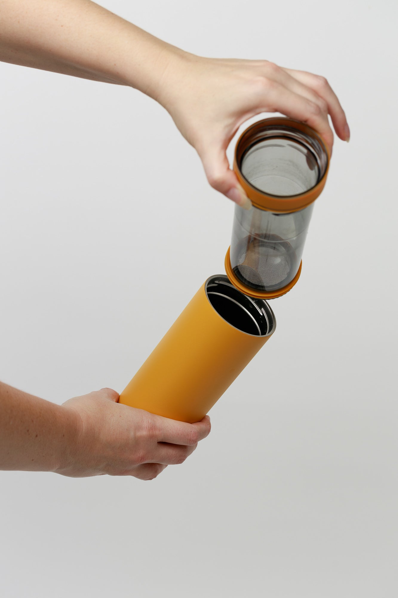 Travel Mug with Built in Brewing System